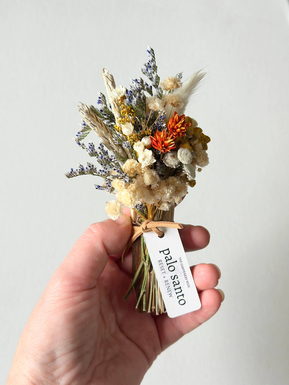 CLARITY + GROUNDING | Palo Santo + Flora