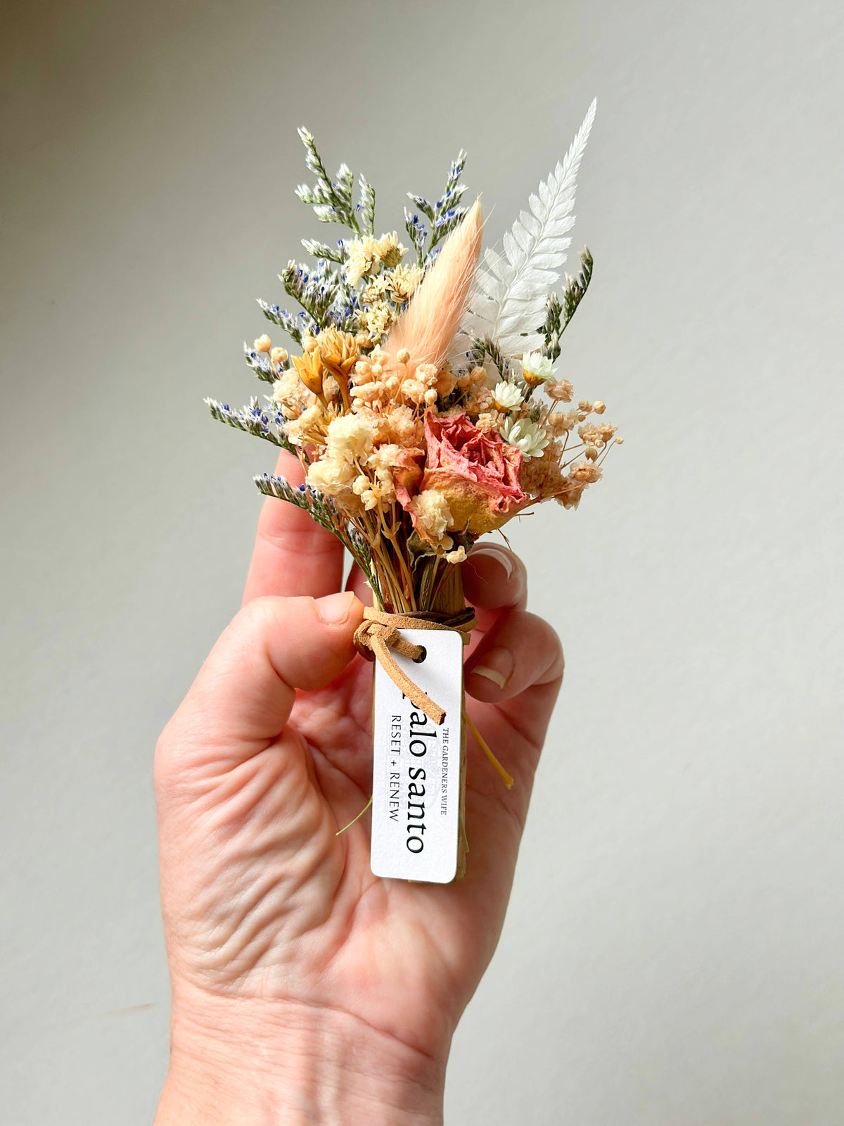 CLARITY + GROUNDING | Palo Santo + Flora